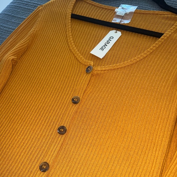 GARAGE mid-cropped long sleeve - Picture 2 of 2